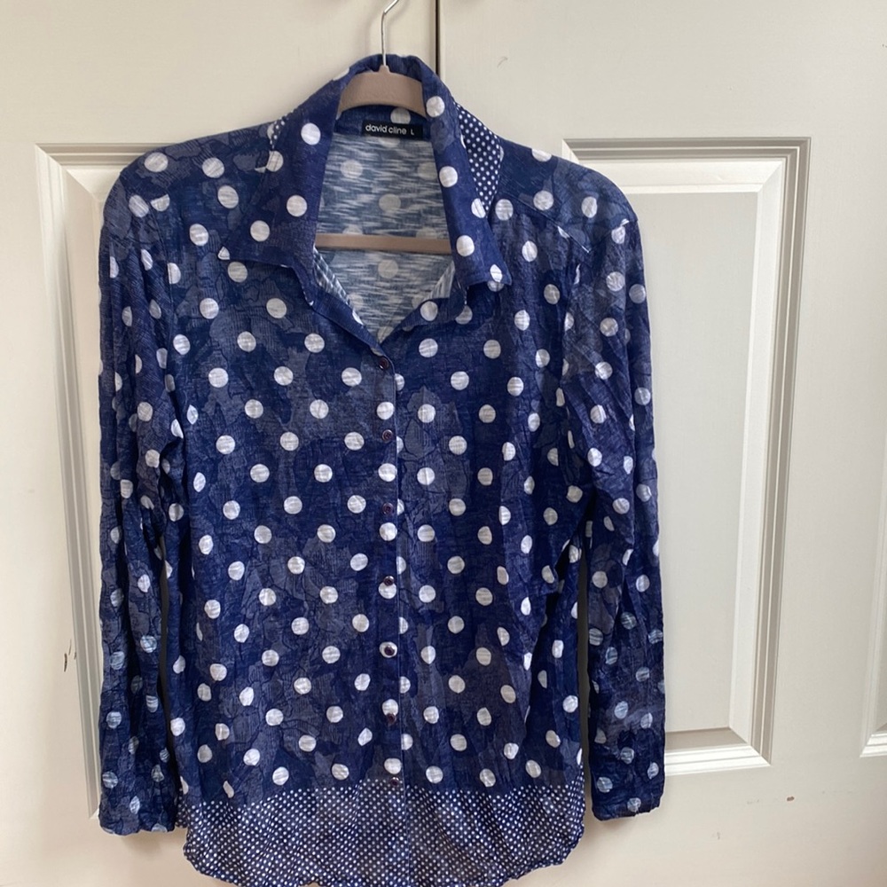 Size L blue polka dot top snap bottoms